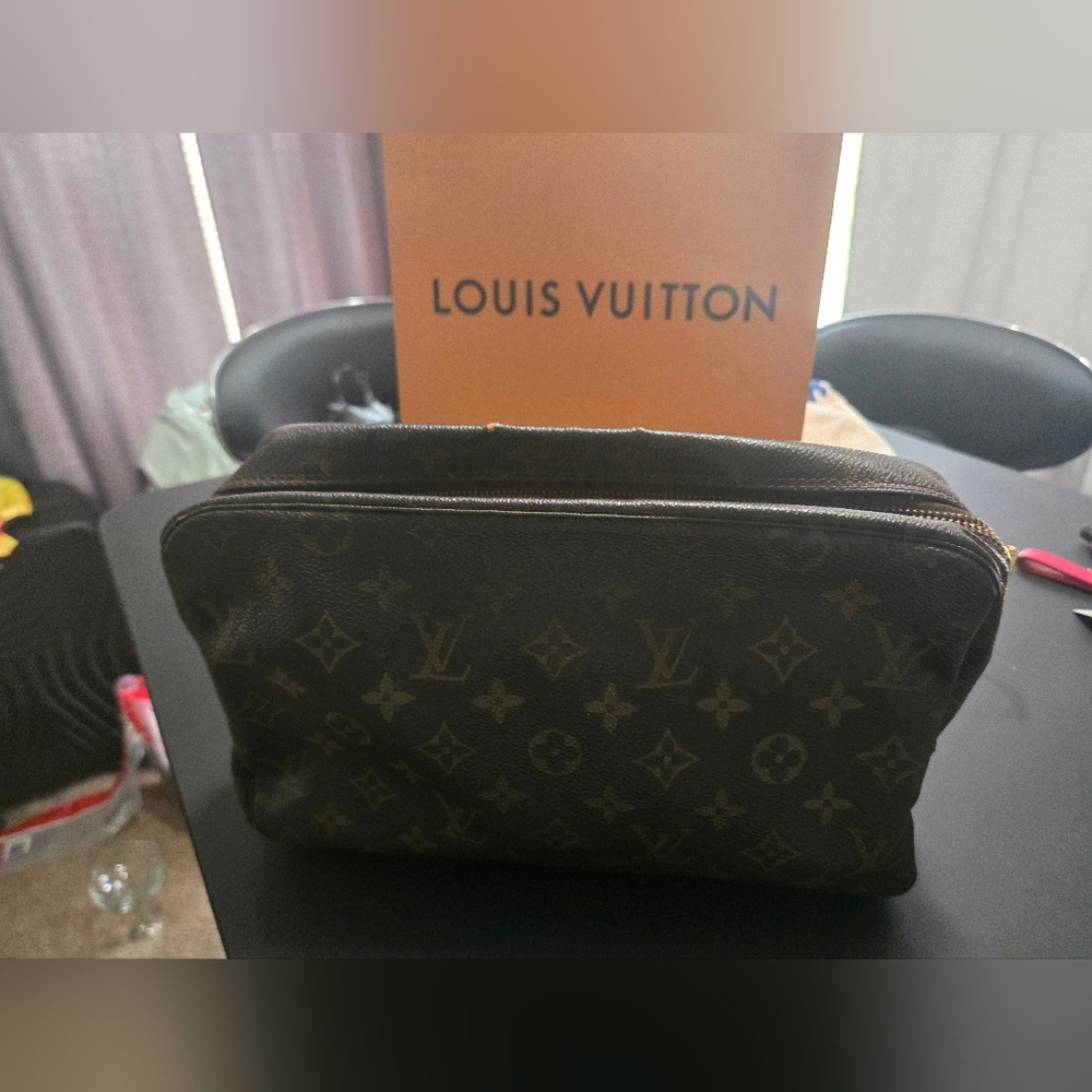 Louis Vuitton Monogram Canvas Toiletry Pouch Vintage  Trousse 28 ✨